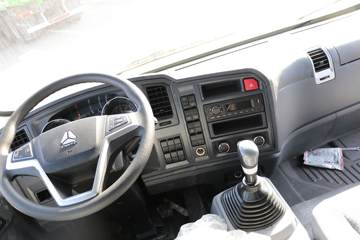 �й�����HOWO ���� 130���� 4.15�׵��������Ῠ(խ��)ͼƬ