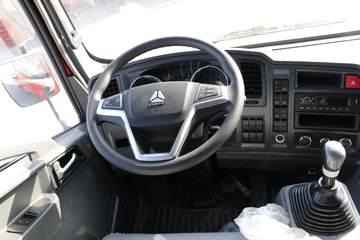 �й�����HOWO ���� 130���� 4.15�׵��������Ῠ(խ��)ͼƬ