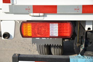 �ƿ� ŷ��С���� 115���� 2.56��˫�������Ῠ(����)ͼƬ