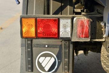 �������� ���S1 PLUS 120���� 4X2 3����ж��(BJ3075DEJBA-31)ͼƬ