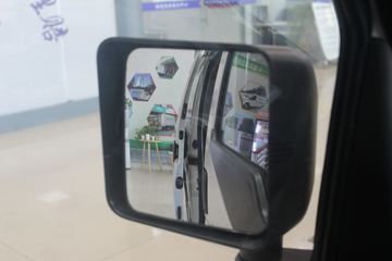 EC35&nbsp;电动封闭厢货驾驶室图片