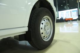 EC35&nbsp;电动封闭厢货底盘图片