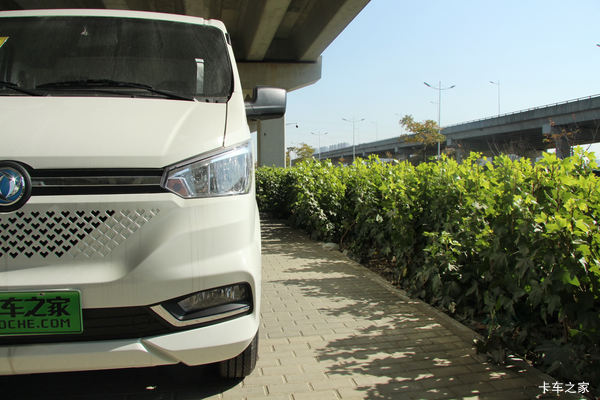 御风EM26电动封闭厢货限时促销中 优惠0.1万