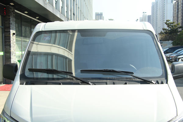 御风EM26电动封闭厢货限时促销中 优惠0.1万