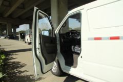 东风股份 御风EM26 3T 4.865米纯电动厢式运输车(续航220km)41.472kWh