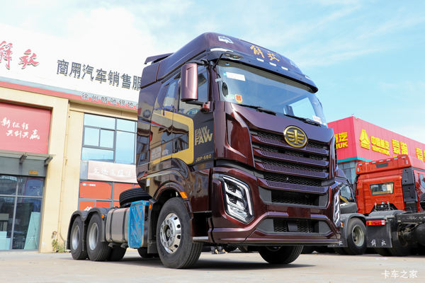 解放J6V牵引车石家庄市火热促销中 让利高达1万