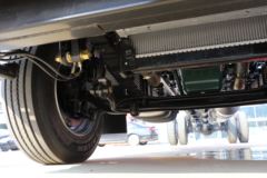 青岛解放 JK6中卡 260马力 4X2 9.75米厢式载货车(国六)(CA5181XXYP28K2L8E6A80)