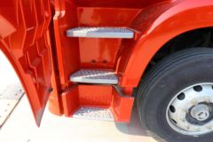 青岛解放 JH6重卡 领航版2.0 460马力 8X4 9.4米仓栅式载货车(国六)(CA5310CCYP25K15L7T4E6A80)