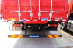 青岛解放 JH6重卡 领航版2.0 460马力 8X4 9.4米仓栅式载货车(国六)(CA5310CCYP25K15L7T4E6A80)