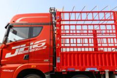 青岛解放 JH6重卡 领航版2.0 460马力 8X4 9.4米仓栅式载货车(国六)(CA5310CCYP25K15L7T4E6A80)