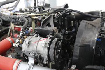 �ִ����ó� ʢͼ 150���� 4X2 4.05���Զ�����س�(����)(CHM5041XLCGDC33T)ͼƬ