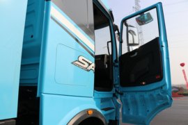 EV-490&nbsp;电动牵引车驾驶室图片