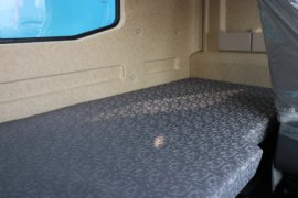 EV-490&nbsp;电动牵引车驾驶室图片