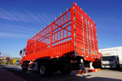 陕汽重卡 德龙L5000 240马力 4X2 6.8米仓栅式载货车(国六)(SX5189CCYLA501F2)