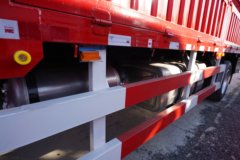 陕汽重卡 德龙L5000 240马力 4X2 6.8米仓栅式载货车(国六)(SX5189CCYLA501F2)