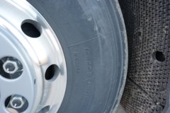 一汽解放 J7重卡 560马力 6X4 牵引车(国六)(CA4250P77K25T1E6)