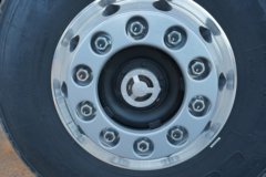 一汽解放 J7重卡 560马力 6X4 牵引车(国六)(CA4250P77K25T1E6)