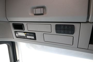 ���� ŷ��EST 580���� 6X4 �Զ���ǣ����(����)ͼƬ