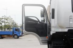 福田 欧航R系 245马力 4X2 9.78米厢式载货车(国六)(后桥9T)(BJ5186XXY-DM2)