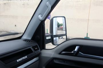 �й�����HOWO ���� 130���� 4X2 3.8����س�(ZZ5047XLCF3111F145)ͼƬ