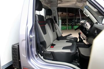 �й�����HOWO ���� 130���� 4X2 3.8����س�(ZZ5047XLCF3111F145)ͼƬ