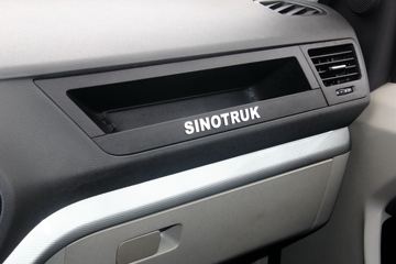 �й�����HOWO ���� 130���� 4X2 3.8����س�(ZZ5047XLCF3111F145)ͼƬ