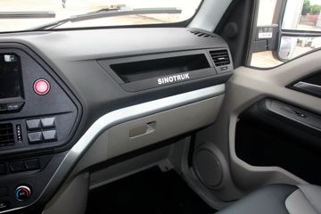 �й�����HOWO ���� 130���� 4X2 3.8����س�(ZZ5047XLCF3111F145)ͼƬ