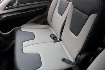 �й�����HOWO ���� 130���� 4X2 3.8����س�(ZZ5047XLCF3111F145)ͼƬ