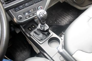 �й�����HOWO ���� 130���� 4X2 3.8����س�(ZZ5047XLCF3111F145)ͼƬ