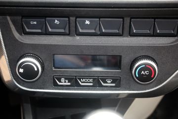 �й�����HOWO ���� 130���� 4X2 3.8����س�(ZZ5047XLCF3111F145)ͼƬ