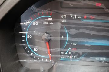 �й�����HOWO ���� 130���� 4X2 3.8����س�(ZZ5047XLCF3111F145)ͼƬ