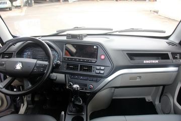 �й�����HOWO ���� 130���� 4X2 3.8����س�(ZZ5047XLCF3111F145)ͼƬ