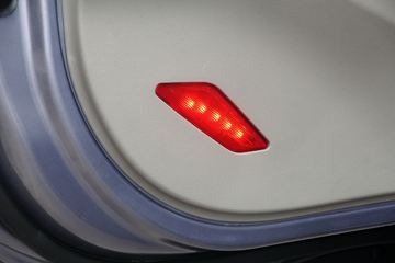 �й�����HOWO ���� 130���� 4X2 3.8����س�(ZZ5047XLCF3111F145)ͼƬ