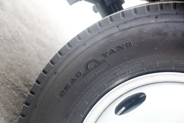 �й�����HOWO ���� 130���� 4X2 3.8����س�(ZZ5047XLCF3111F145)ͼƬ