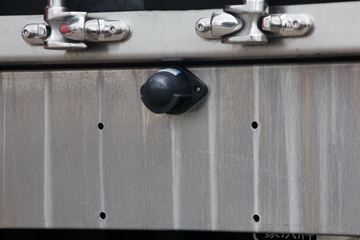 �й�����HOWO ���� 130���� 4X2 3.8����س�(ZZ5047XLCF3111F145)ͼƬ