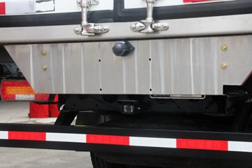 �й�����HOWO ���� 130���� 4X2 3.8����س�(ZZ5047XLCF3111F145)ͼƬ