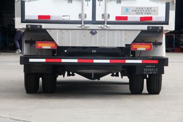 �й�����HOWO ���� 130���� 4X2 3.8����س�(ZZ5047XLCF3111F145)ͼƬ