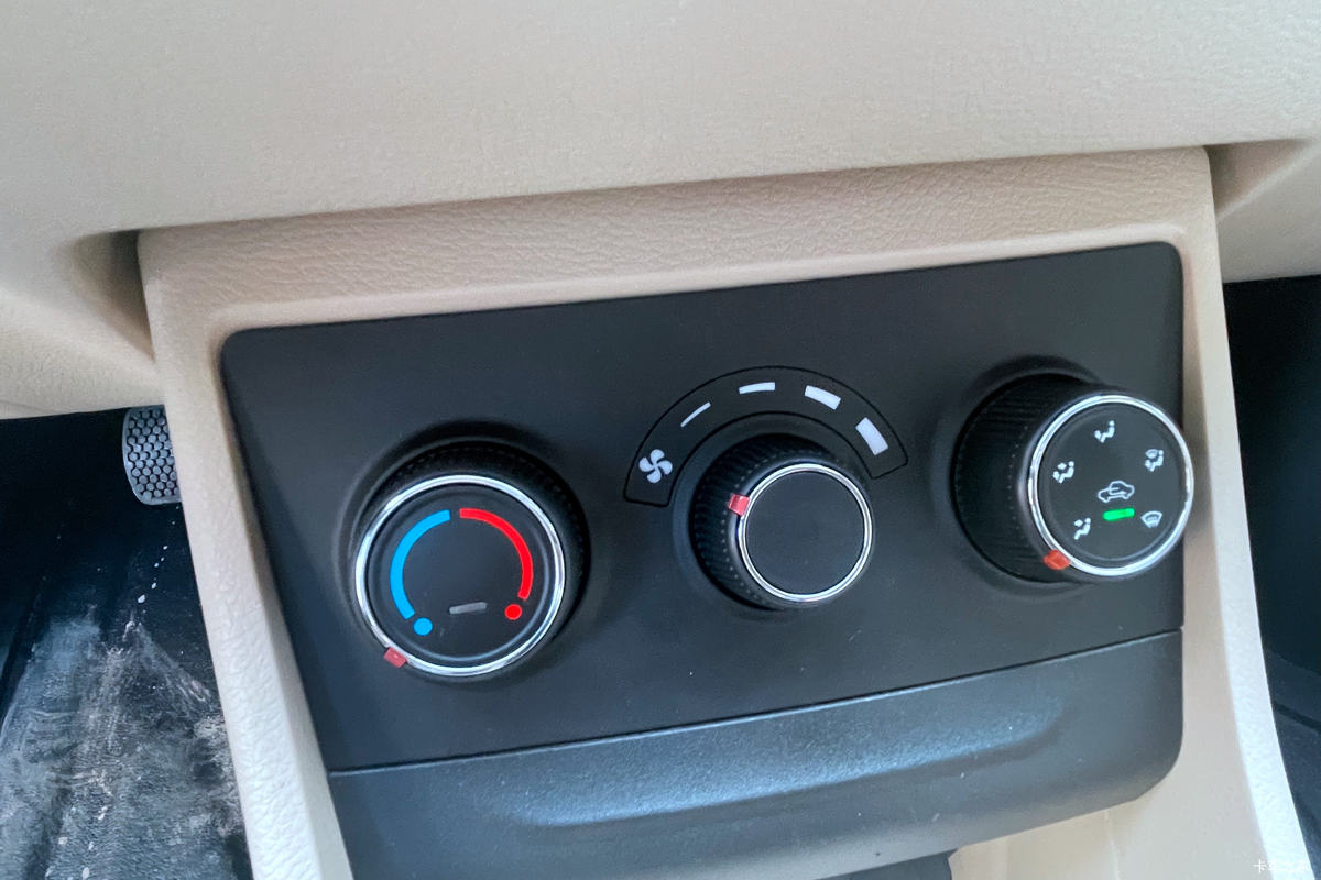 ������Խ ��Խ��V3 2021�� ������ 107���� 1.5L���� 5�� ��ջ���(����)��ʻ��