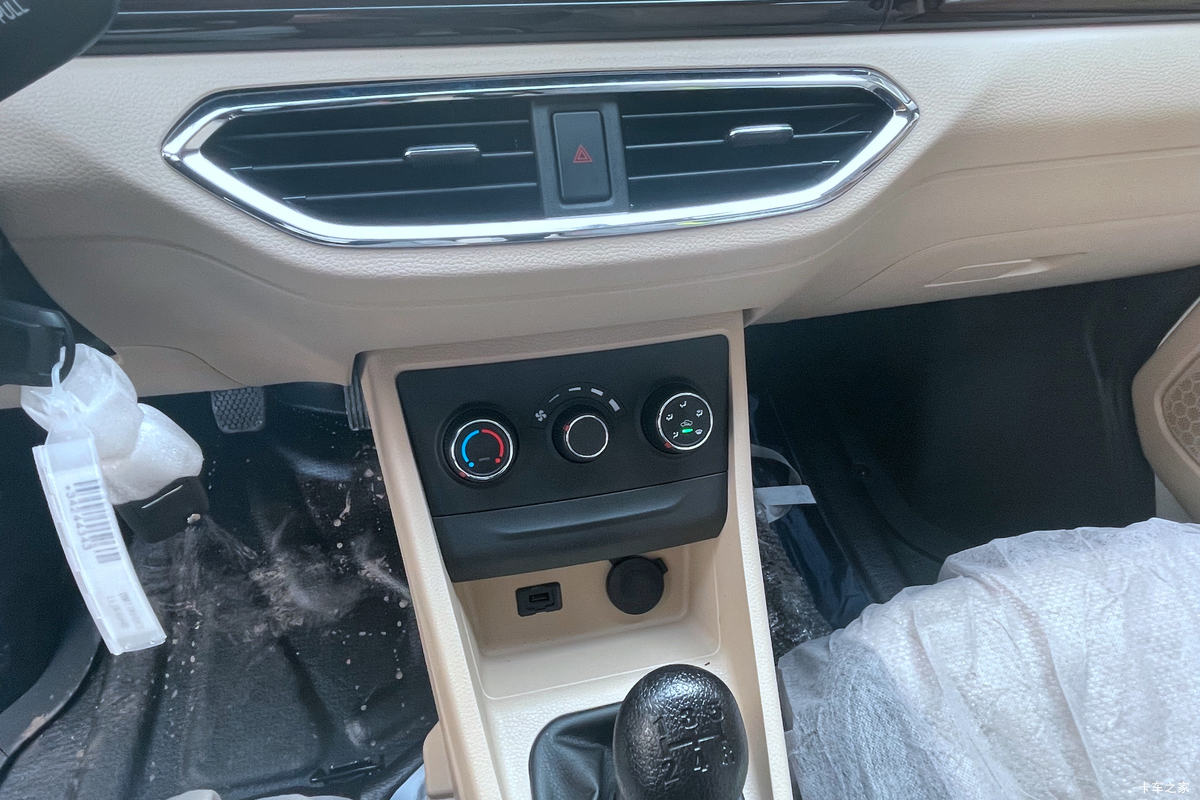 ������Խ ��Խ��V3 2021�� ������ 107���� 1.5L���� 5�� ��ջ���(����)��ʻ��