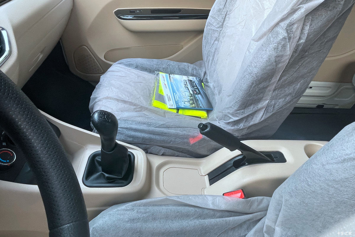 ������Խ ��Խ��V3 2021�� ������ 107���� 1.5L���� 5�� ��ջ���(����)��ʻ��