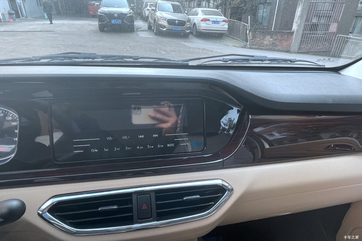 ������Խ ��Խ��V3 2021�� ������ 107���� 1.5L���� 5�� ��ջ���(����)��ʻ��