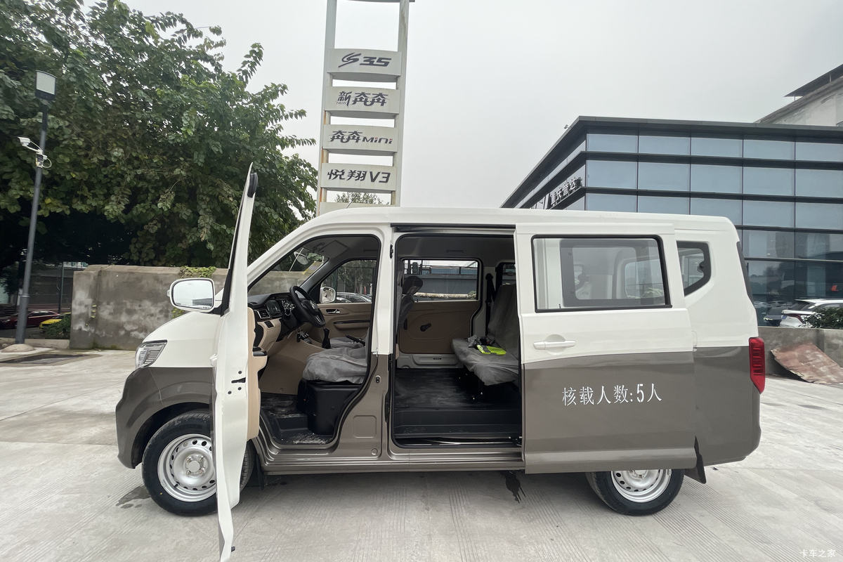 ������Խ ��Խ��V3 2021�� ������ 107���� 1.5L���� 5�� ��ջ���(����)��ʻ��