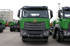 中国重汽HOWO N7W 350马力 8X4 6.2米自卸车(国六)