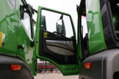 中国重汽HOWO N7W 350马力 8X4 6.2米自卸车(国六)