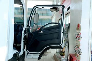 ������ʮ�� ����EC7 170���� 4X2 4.02����س�(JMT5049XLCXG26A)ͼƬ