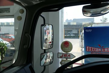 ������ʮ�� ����EC7 170���� 4X2 4.02����س�(JMT5049XLCXG26A)ͼƬ