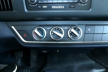 ������ʮ�� ����EC7 170���� 4X2 4.02����س�(JMT5049XLCXG26A)ͼƬ