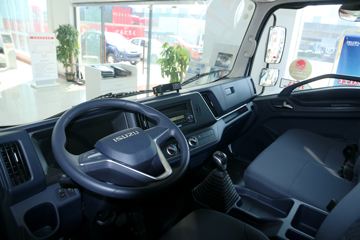 ������ʮ�� ����EC7 170���� 4X2 4.02����س�(JMT5049XLCXG26A)ͼƬ