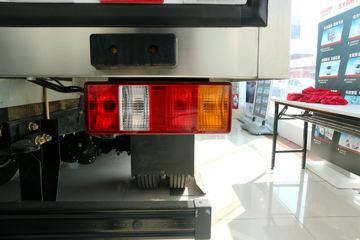 ������ʮ�� ����EC7 170���� 4X2 4.02����س�(JMT5049XLCXG26A)ͼƬ