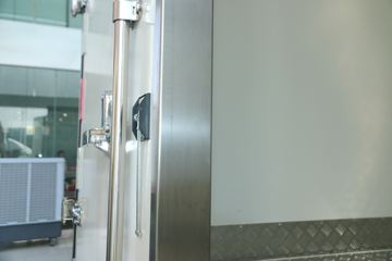 ������ʮ�� ����EC7 170���� 4X2 4.02����س�(JMT5049XLCXG26A)ͼƬ